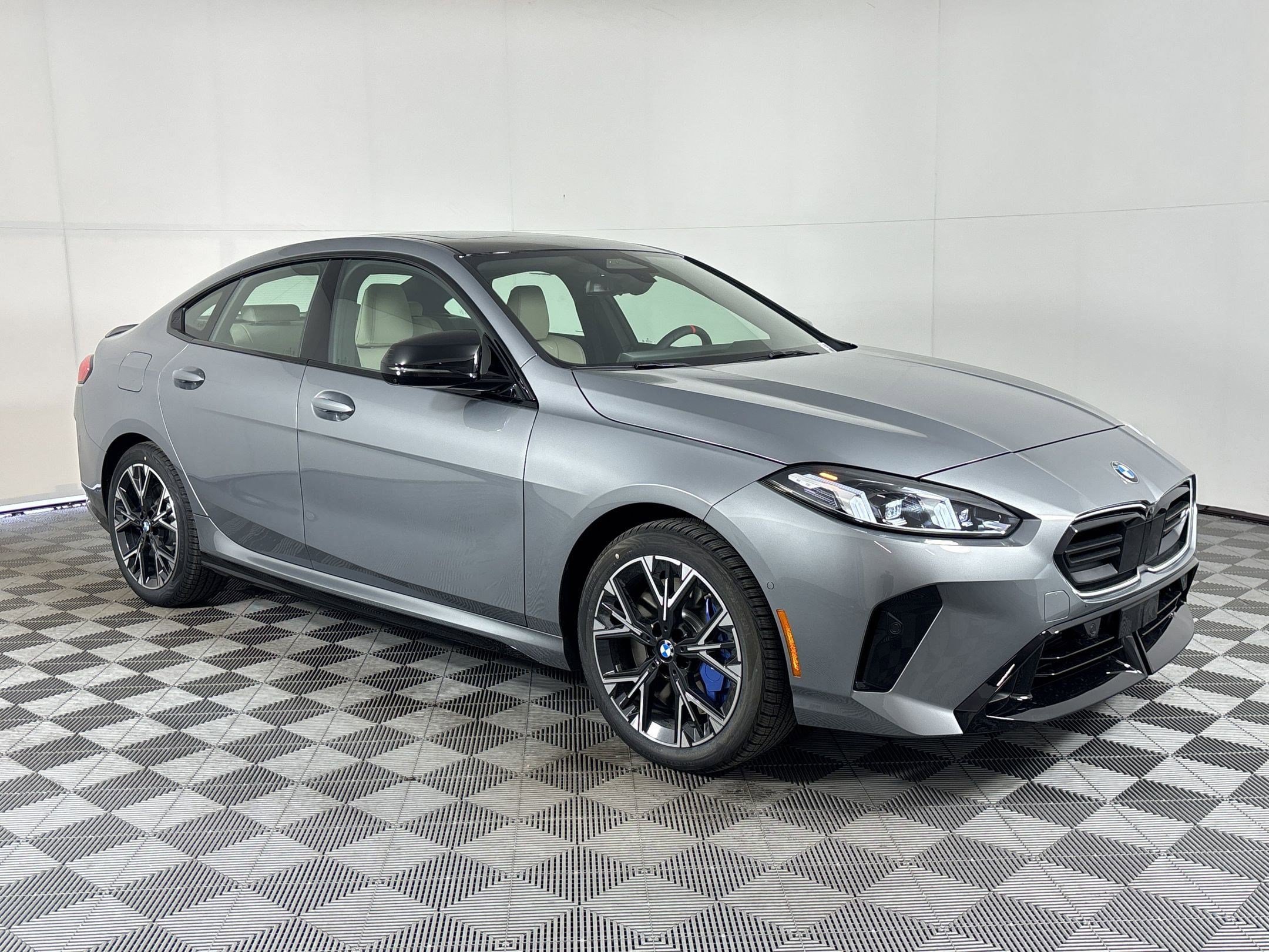 Used 2026 BMW M235i xDrive w/ Technology Package AWD/4WD image 6