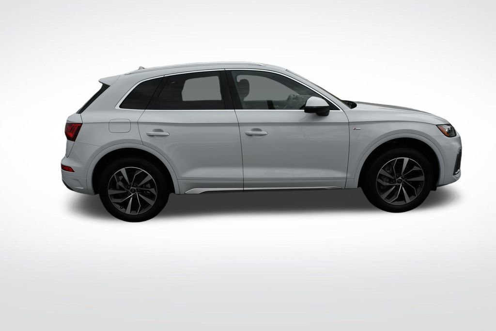 Certified 2023 Audi Q5 2.0T Premium w/ Convenience Package AWD/4WD image 9