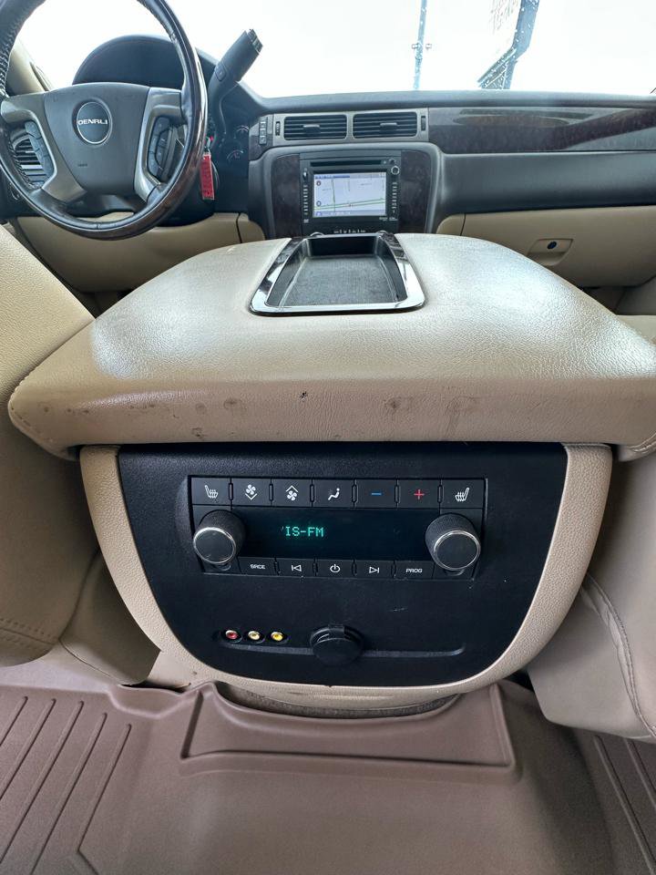 Used 2014 GMC Yukon XL Denali image 24