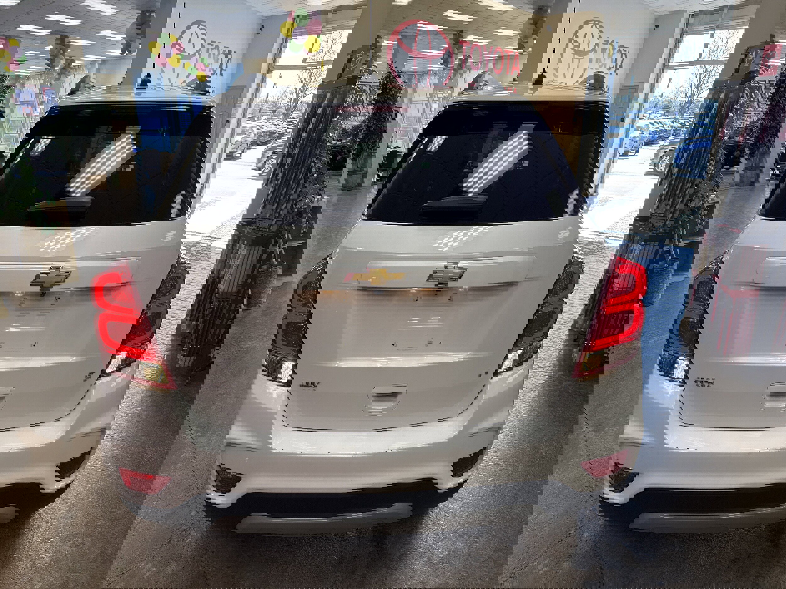 Used 2018 Chevrolet Trax LT w/ LT Convenience Package FWD image 19