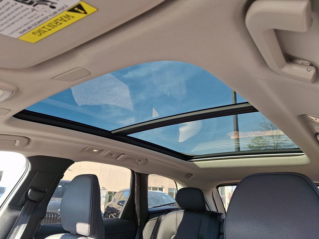 Used 2024 Volvo XC60 B5 Plus w/ Protection Package Premier AWD/4WD image 14