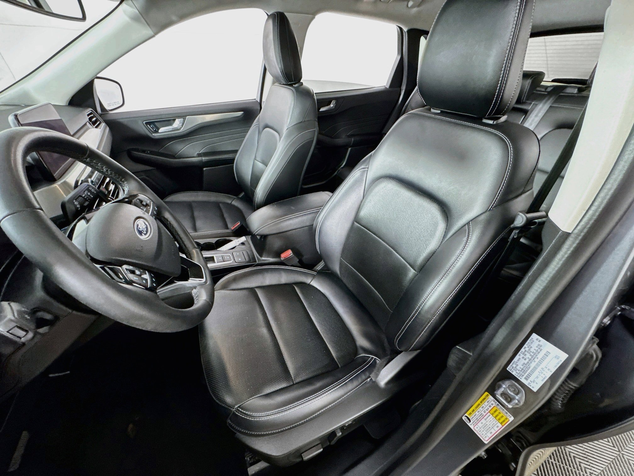 Used 2022 Ford Escape Titanium AWD/4WD image 14