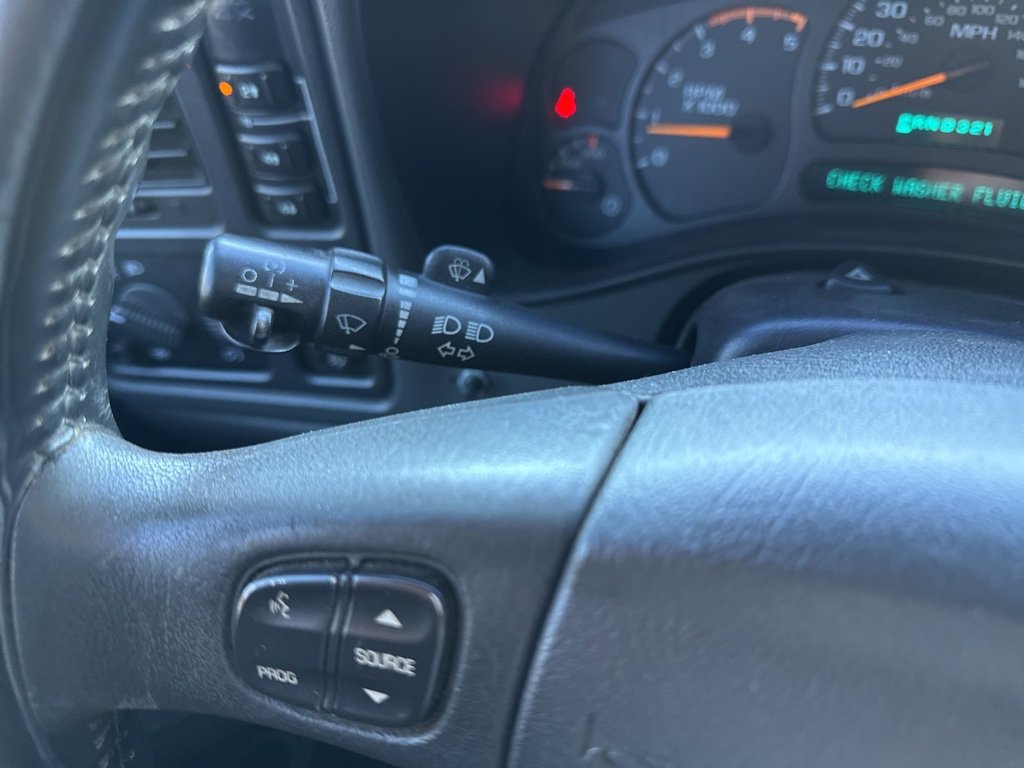 Used 2004 Chevrolet Silverado 2500 LT w/ Heavy-Duty Power Package image 23