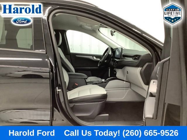 Used 2024 Ford Escape SE image 12