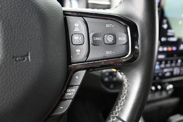 Used 2025 RAM 1500 Limited AWD/4WD image 37