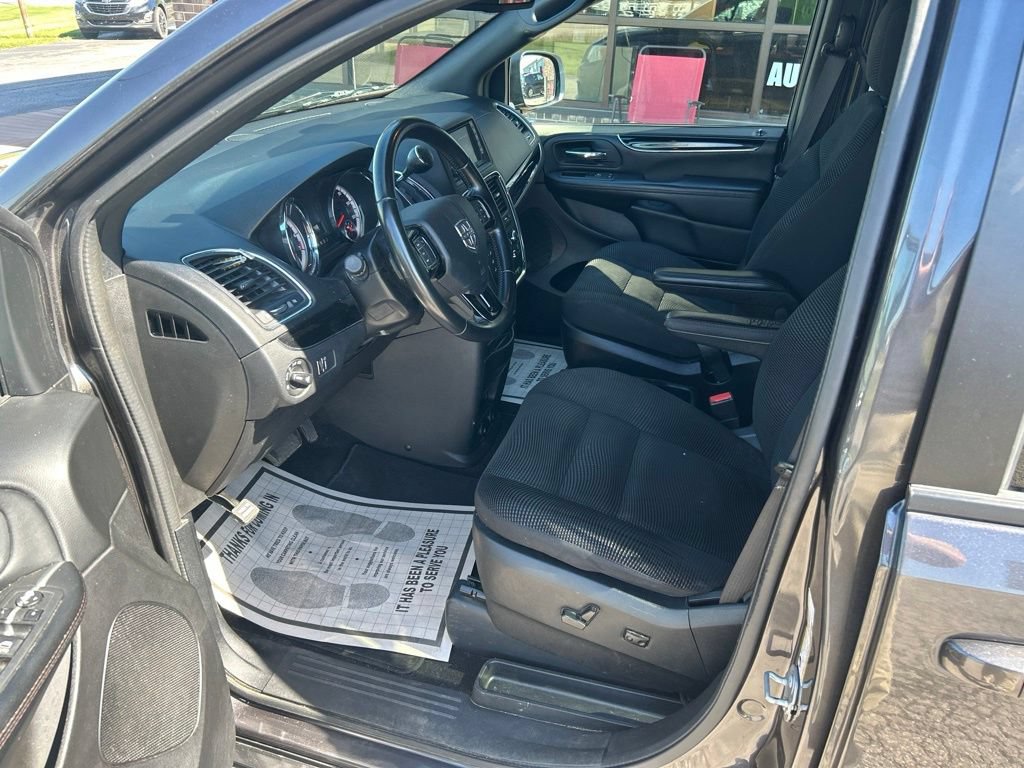 Used 2020 Dodge Grand Caravan SE FWD image 11