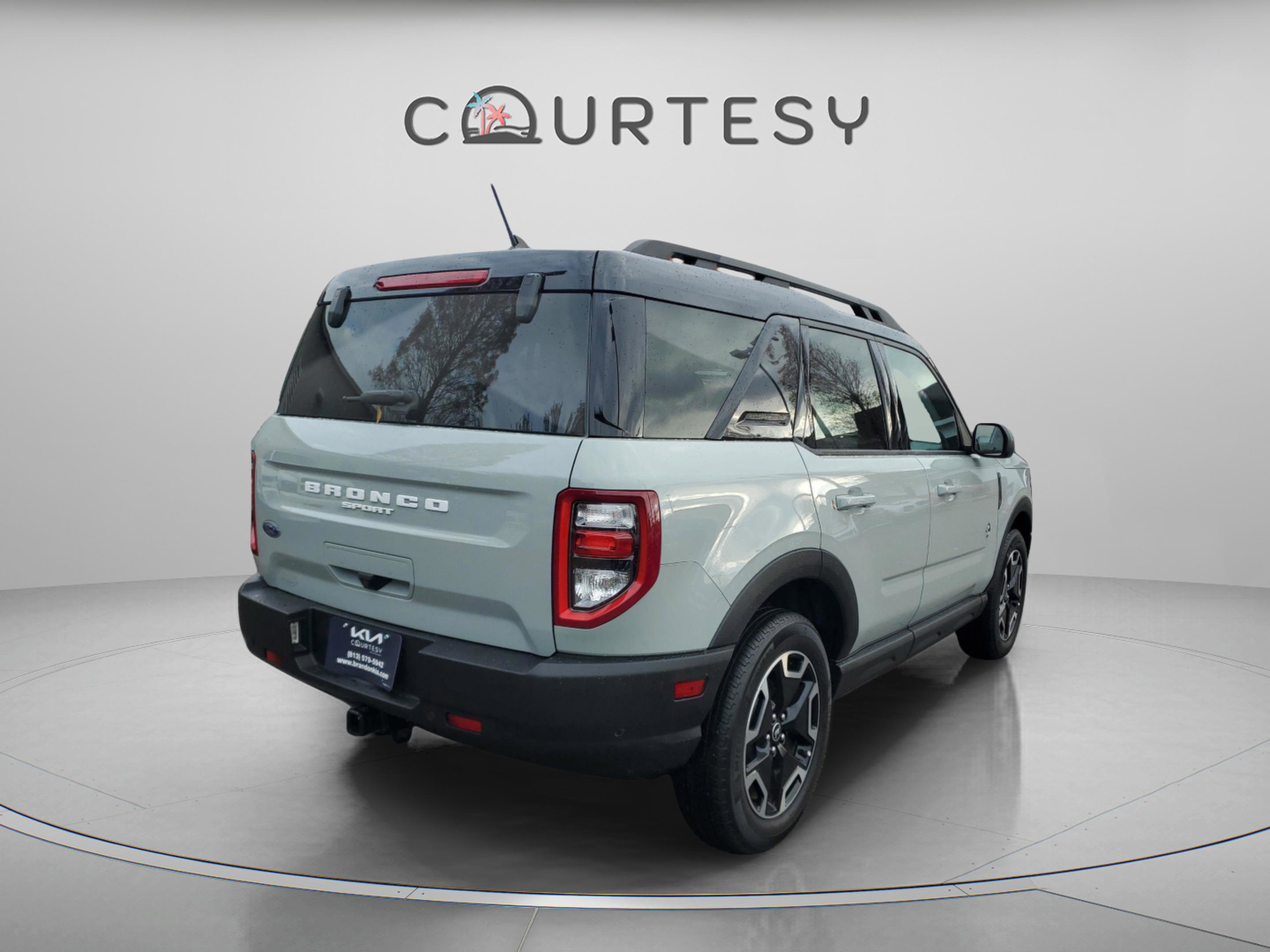 Used 2023 Ford Bronco Sport Outer Banks w/ Tech Package image 5