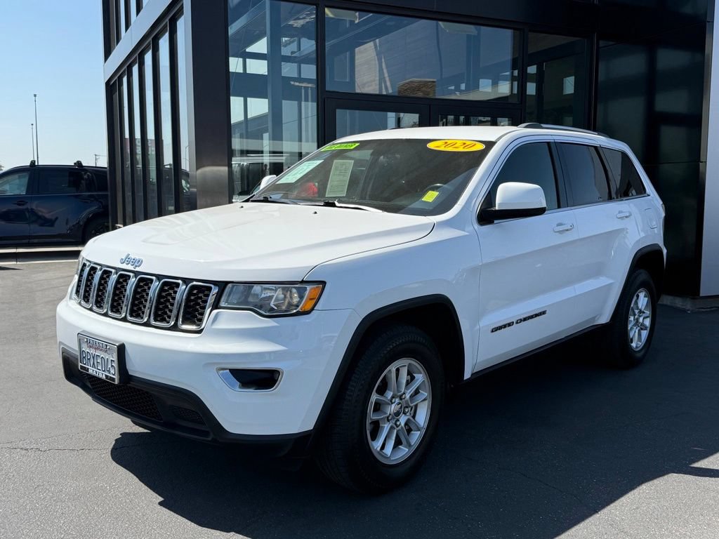 Used 2020 Jeep Grand Cherokee Laredo RWD image 1