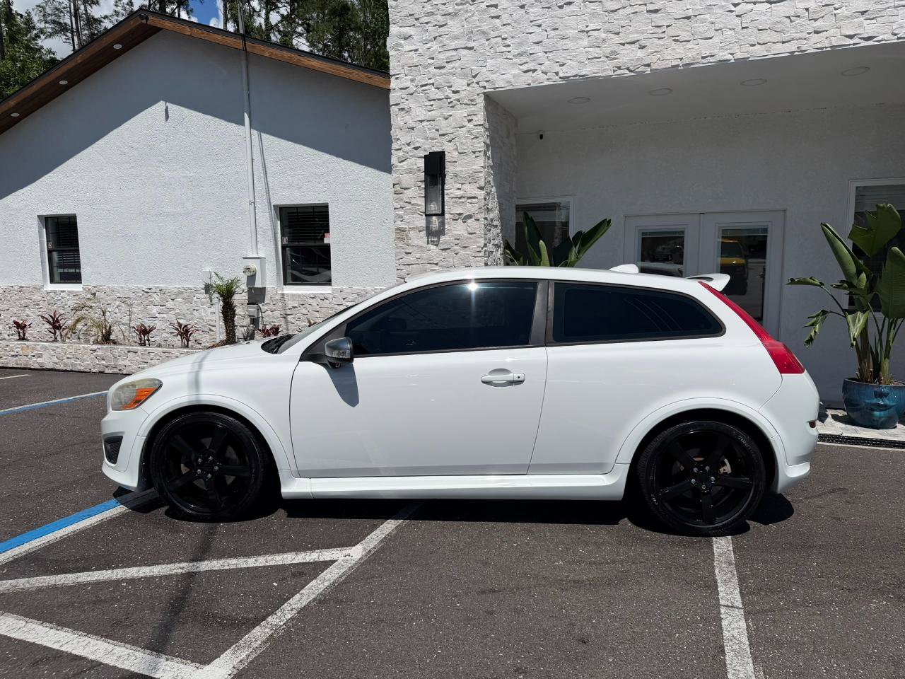 Used 2011 Volvo C30 T5 R-Design FWD image 2