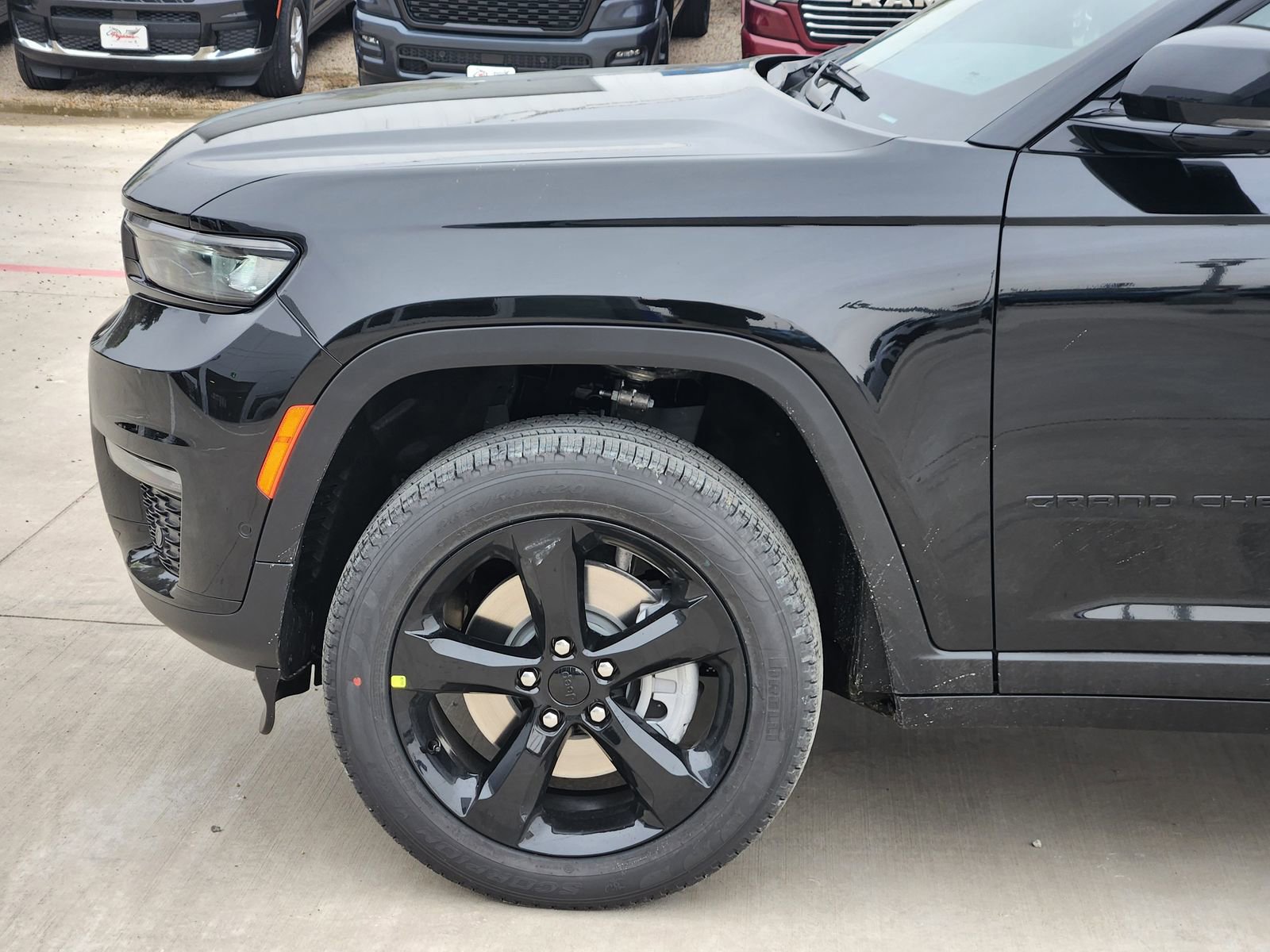 New 2025 Jeep Grand Cherokee L Limited w/ Luxury Tech Group II RWD image 10