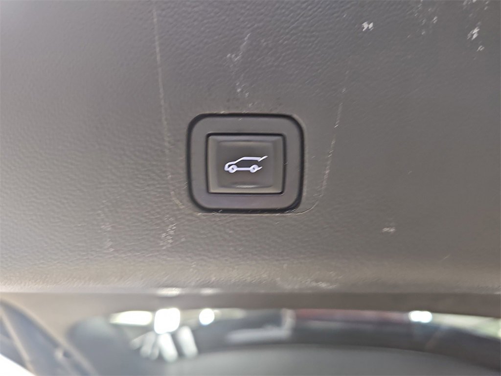 Certified 2023 Chevrolet Traverse High Country w/ LPO, Floor Liner Package image 18