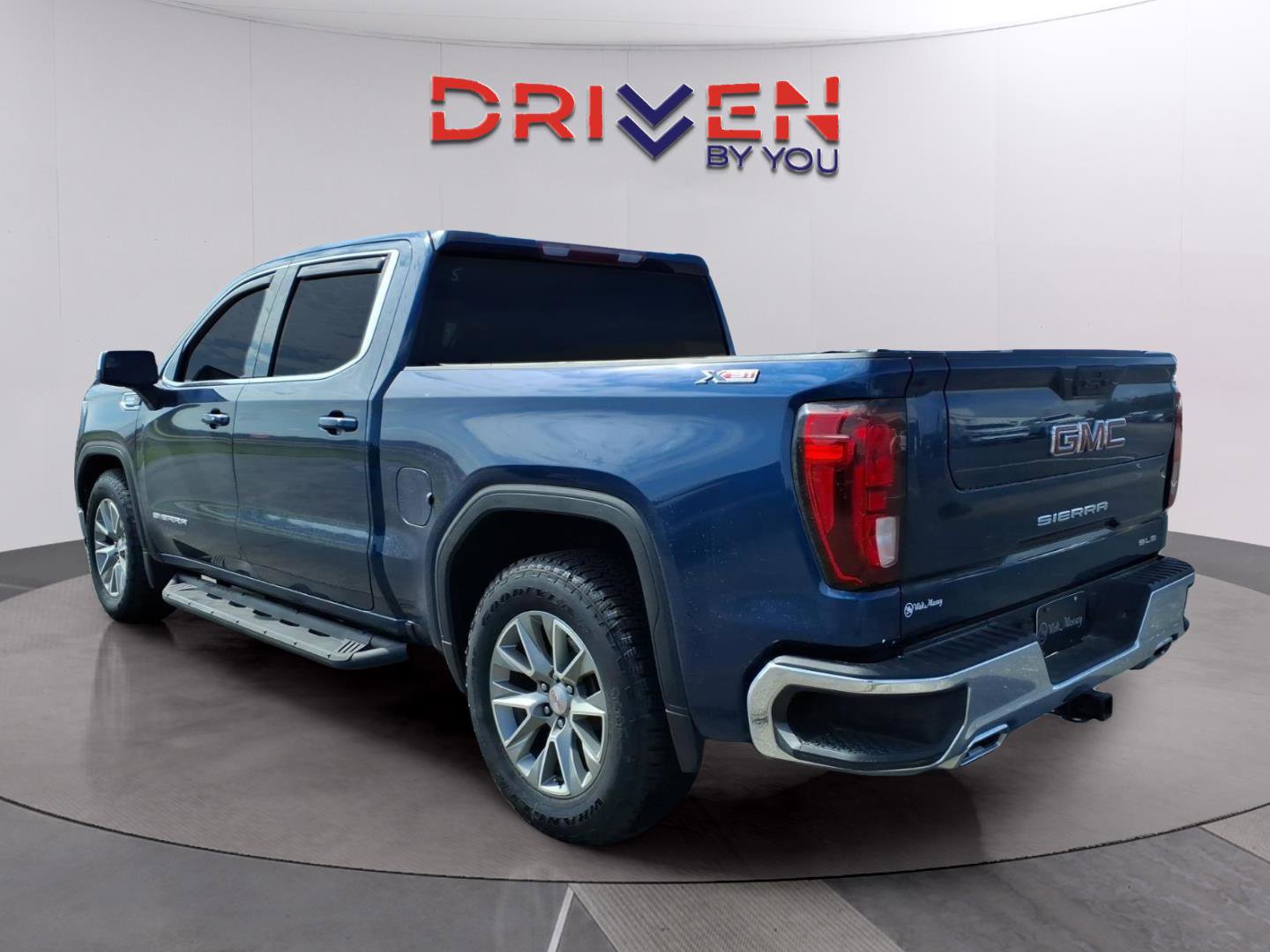 Used 2022 GMC Sierra 1500 SLE w/ X31 Off-Road Package image 3