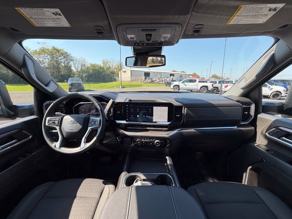 Used 2024 Chevrolet Silverado 2500 LT w/ Midnight Edition AWD/4WD image 8