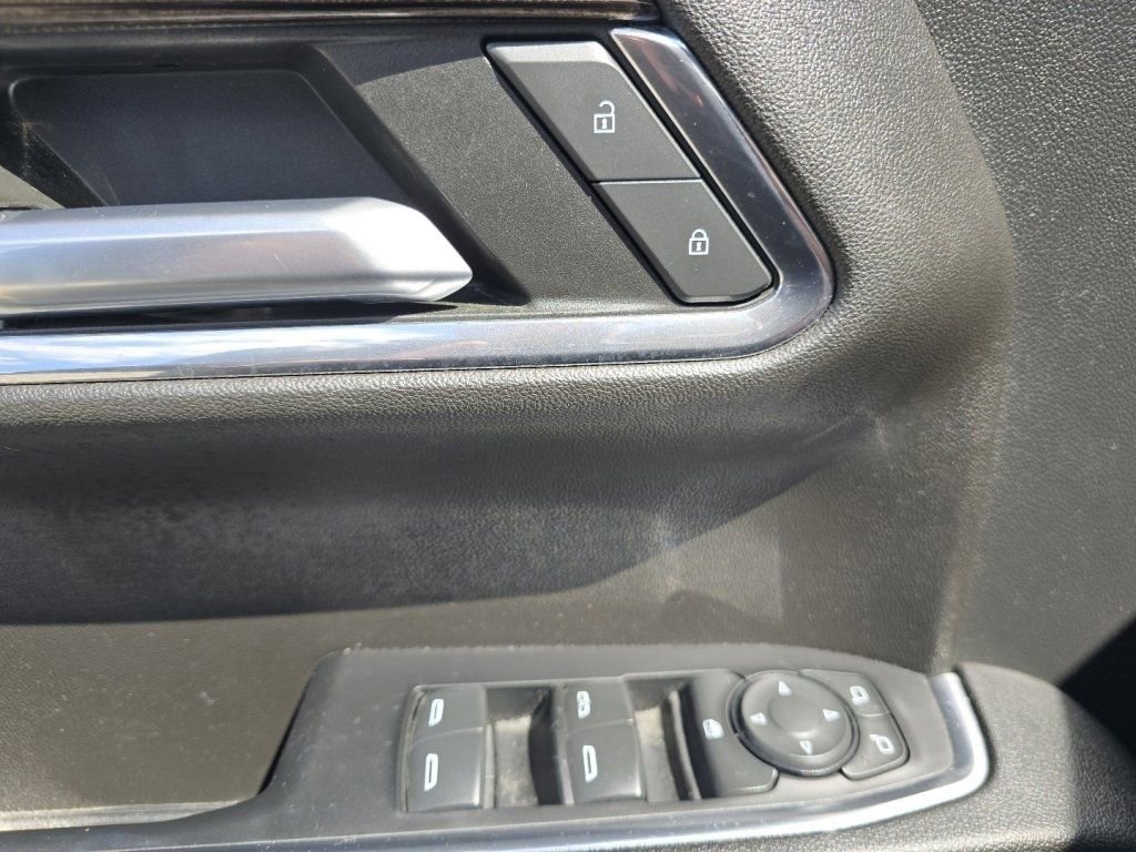 Used 2023 Chevrolet Silverado 1500 LT AWD/4WD image 32