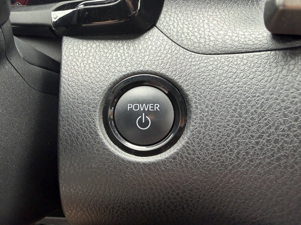 Used 2025 Toyota Camry SE AWD/4WD image 28