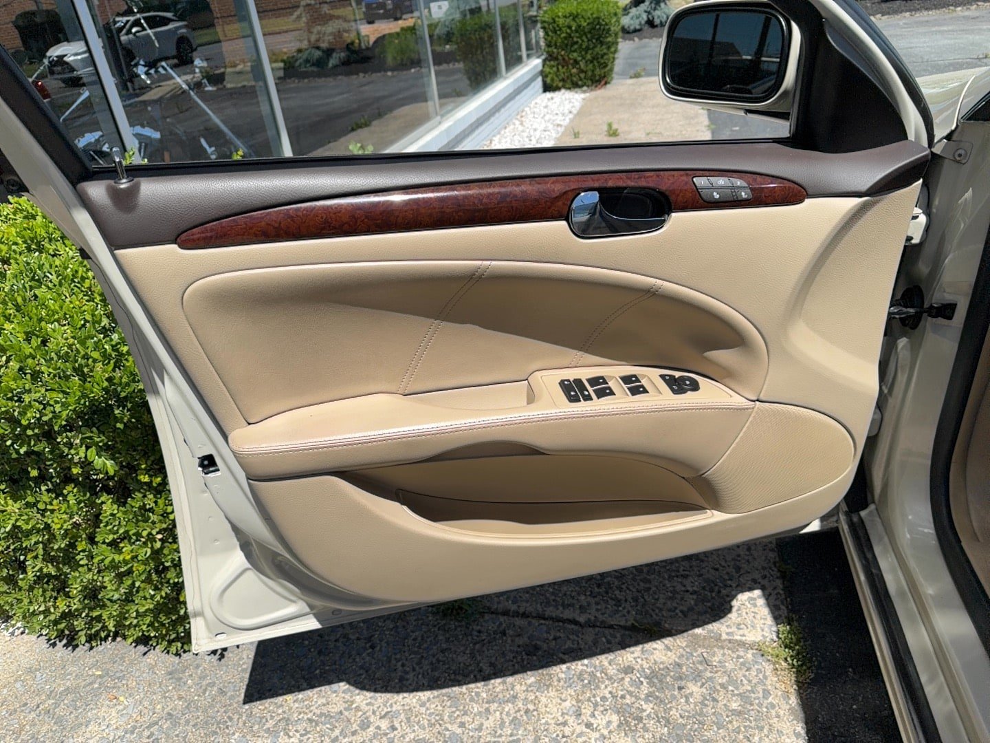 Used 2011 Buick Lucerne CXL FWD image 14