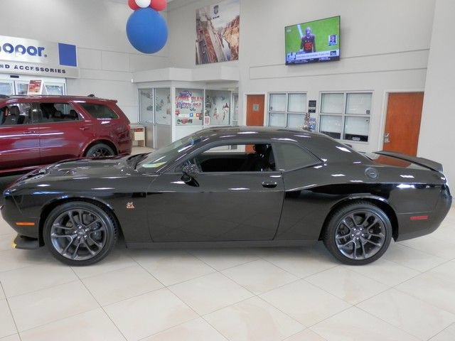 Used 2022 Dodge Challenger R/T Scat Pack RWD image 5
