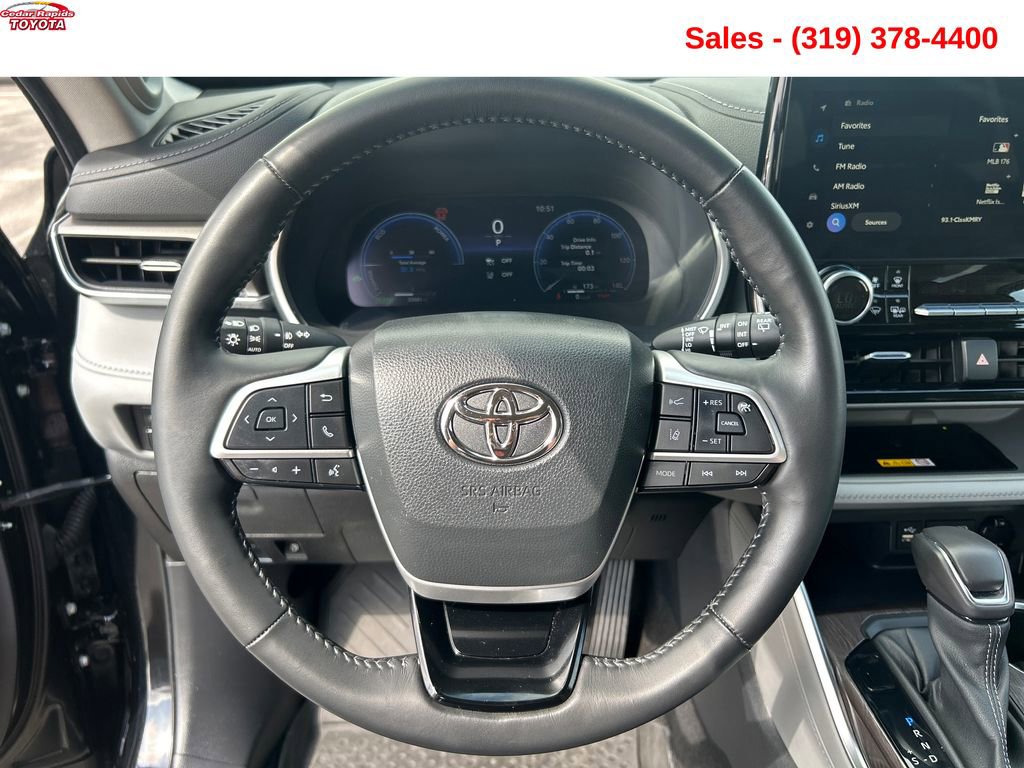 Used 2023 Toyota Highlander Limited image 13