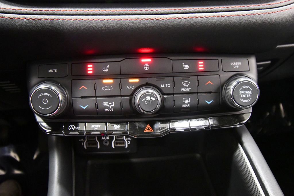 Used 2025 Dodge Durango GT AWD/4WD image 25