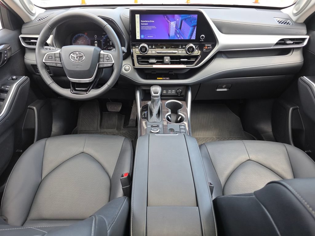 Used 2026 Toyota Highlander Platinum AWD/4WD image 5