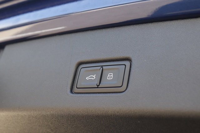 New 2025 Audi Q4 e-tron Premium Plus image 6