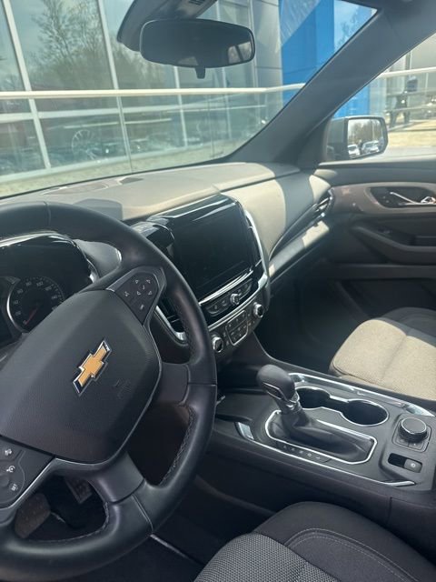Used 2023 Chevrolet Traverse LT image 4