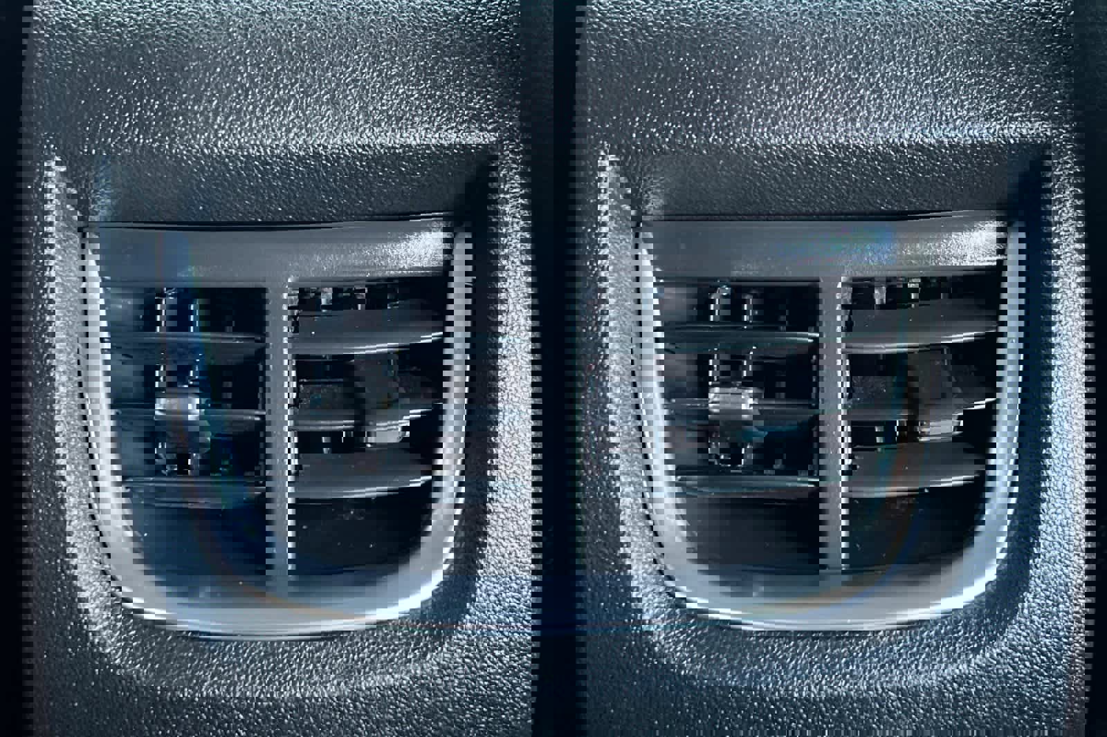 Used 2023 Chevrolet Blazer LT image 15