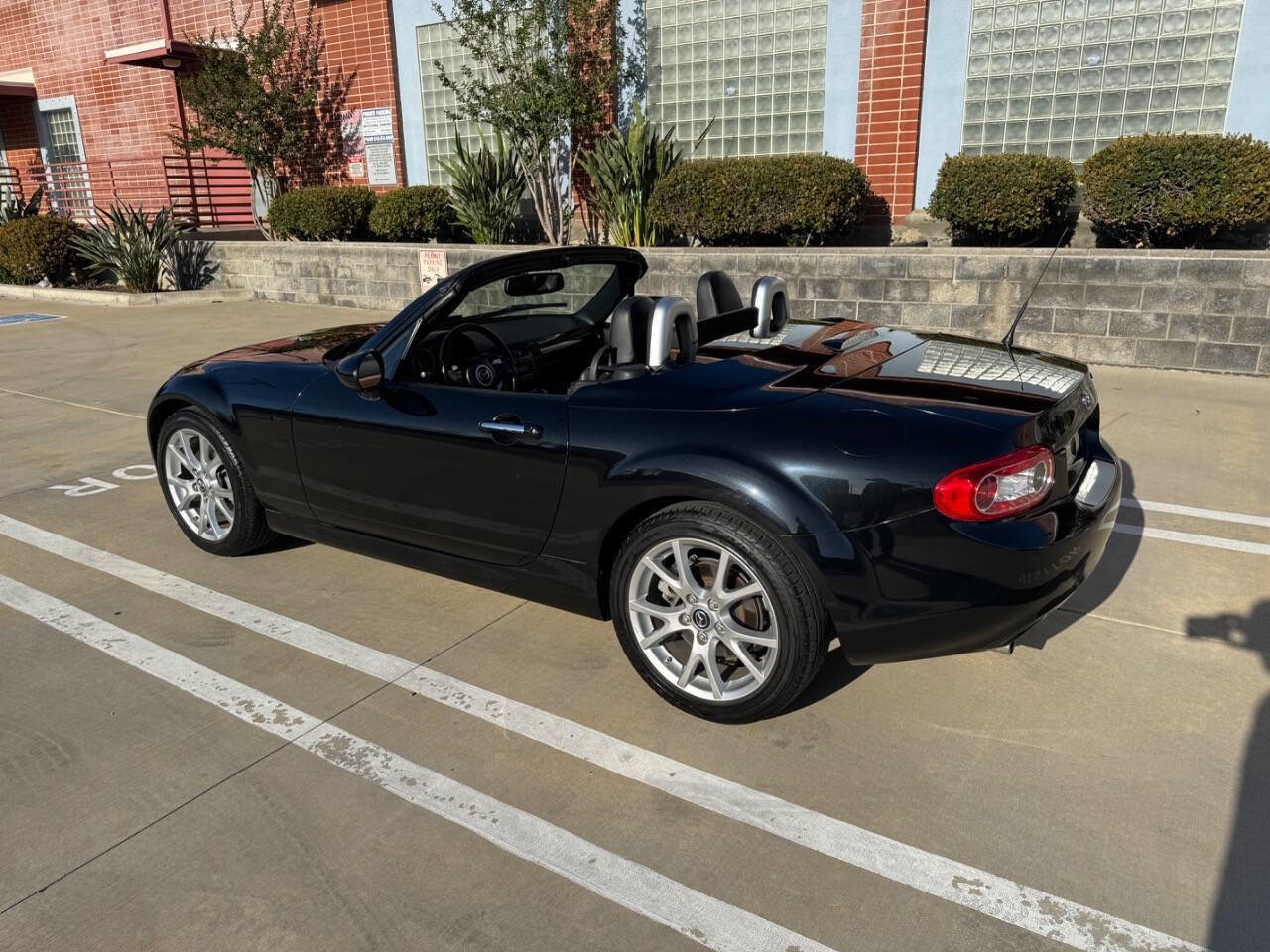 Used 2015 MAZDA MX-5 Miata Grand Touring RWD image 19