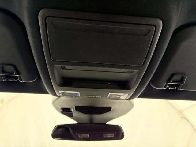 Used 2025 Ford Escape ST-Line Select AWD/4WD image 45