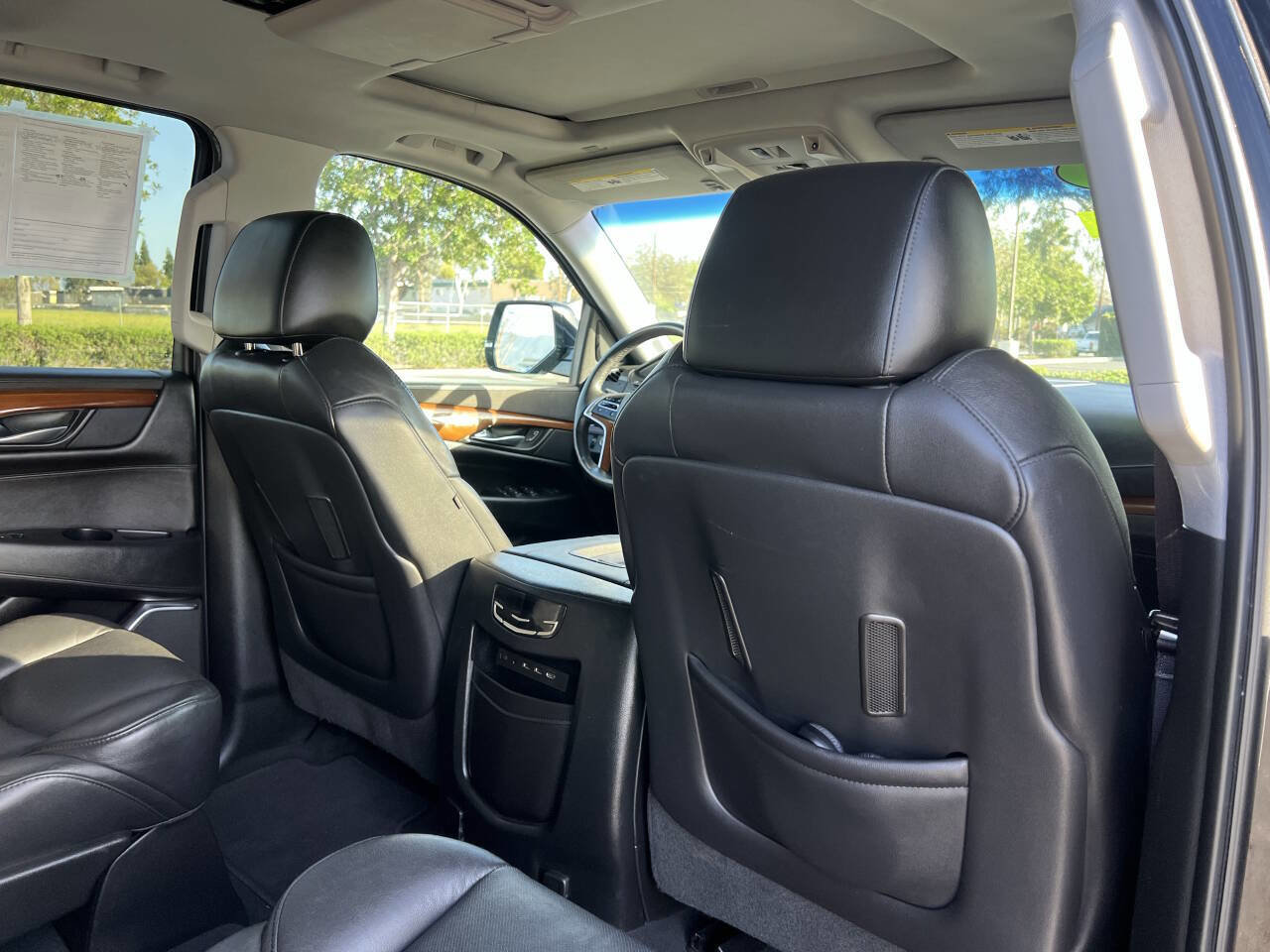 Used 2017 Cadillac Escalade ESV Luxury image 18