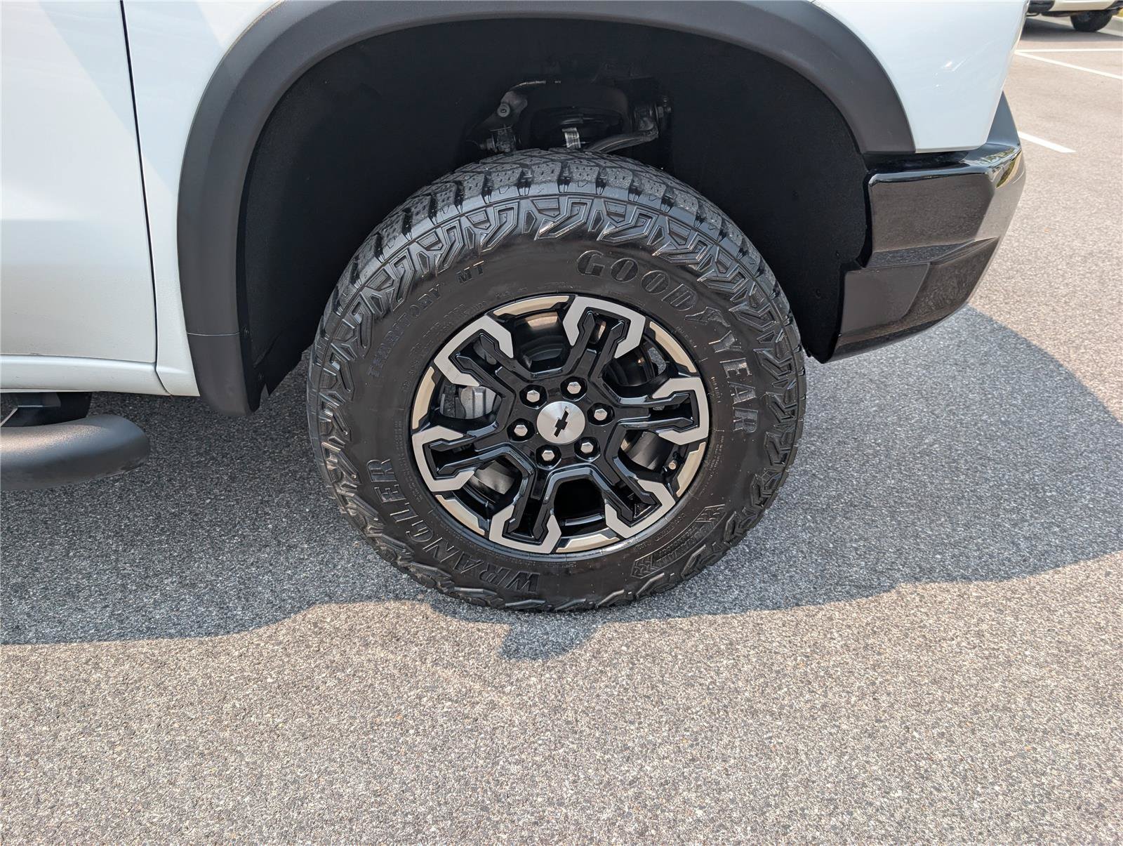 Used 2022 Chevrolet Silverado 1500 ZR2 w/ Technology Package AWD/4WD image 9
