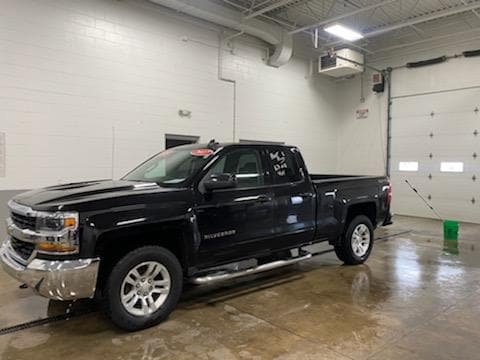 Used 2017 Chevrolet Silverado 1500 LT w/ Trailering Package image 1
