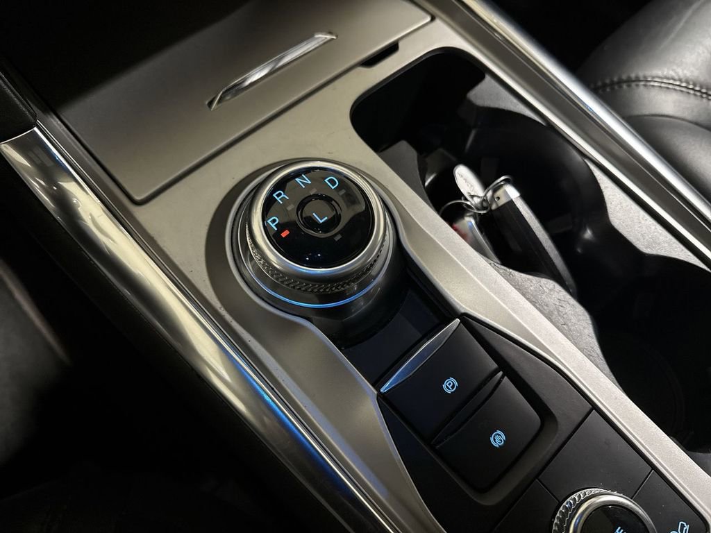 Used 2022 Ford Explorer Platinum w/ Equipment Group 601A AWD/4WD image 18