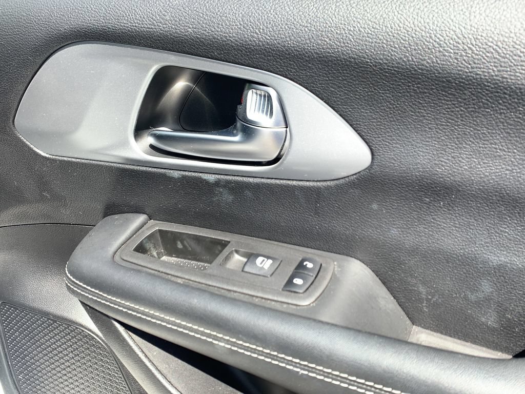Used 2021 Chrysler Pacifica Touring w/ S Appearance Package FWD image 33