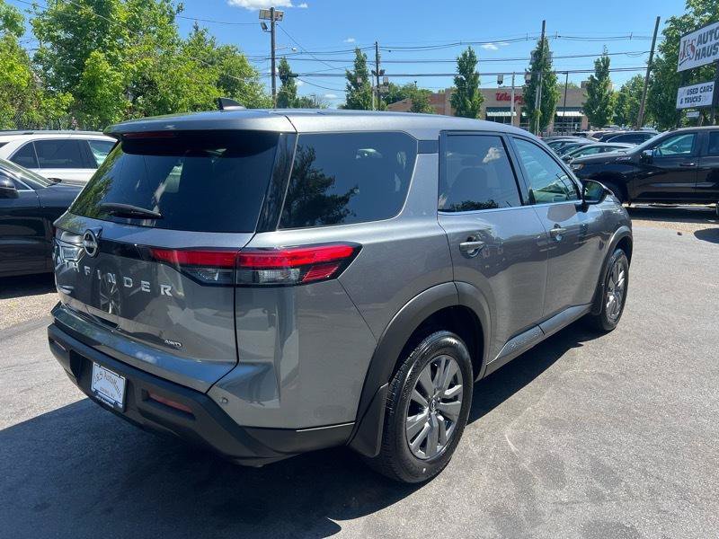 Used 2024 Nissan Pathfinder S w/ Cargo Package AWD/4WD image 6