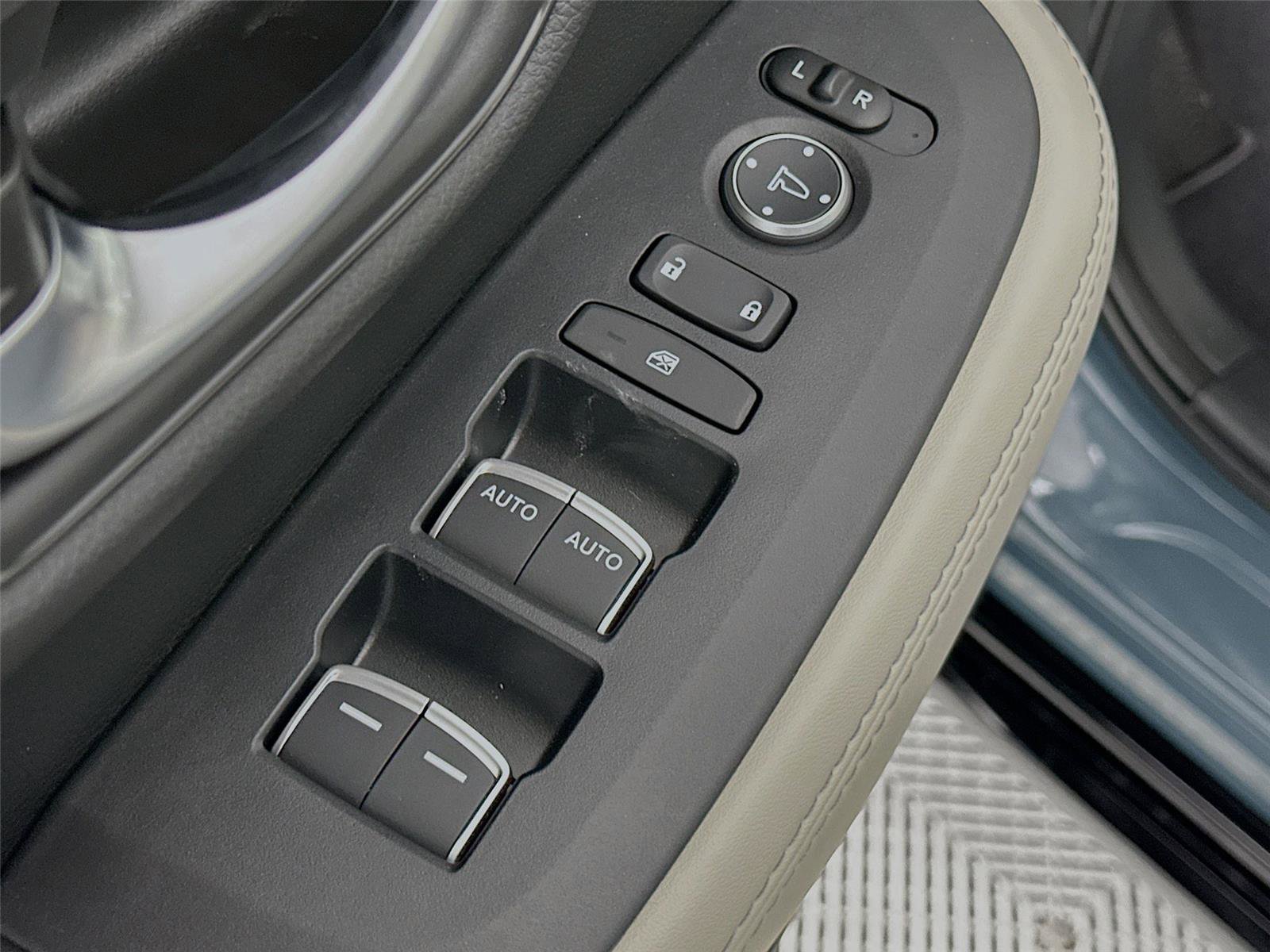 New 2026 Honda HR-V EX-L image 18