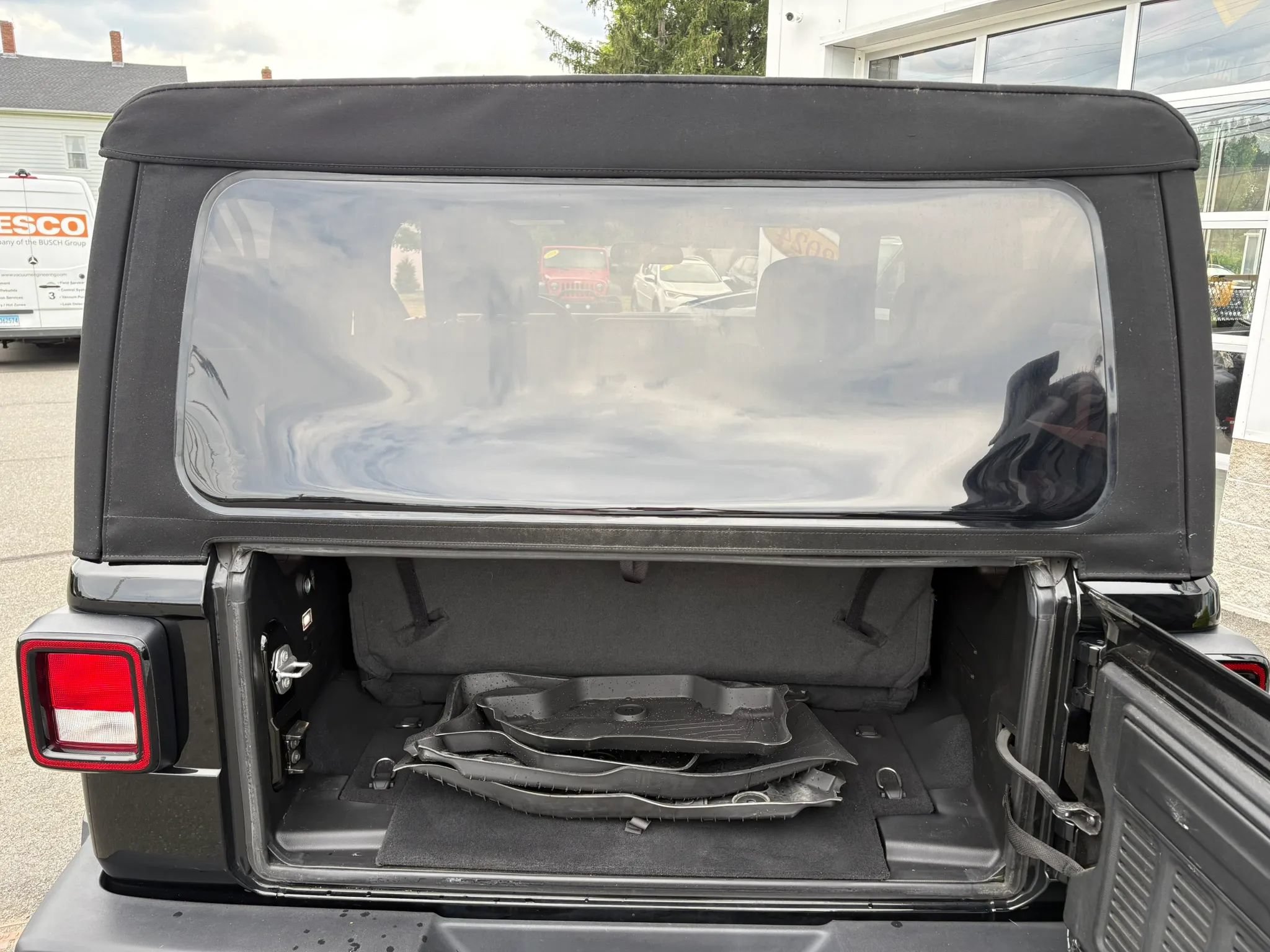 Used 2024 Jeep Wrangler Sport AWD/4WD image 19