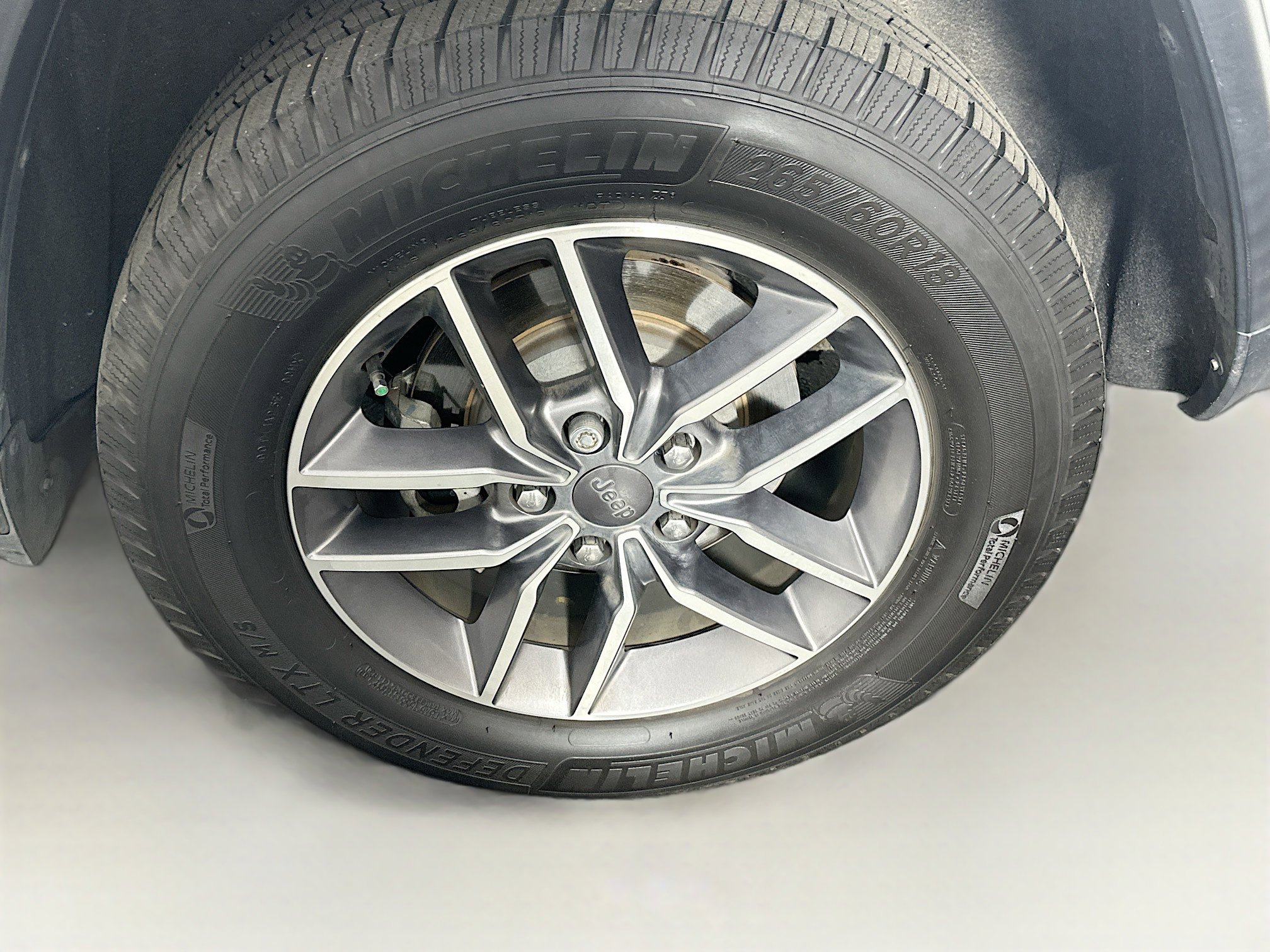 Used 2020 Jeep Grand Cherokee Limited w/ Premium Lighting Group image 11