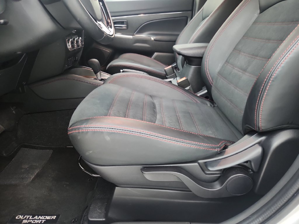Used 2026 Mitsubishi Outlander Sport SE AWD/4WD image 21
