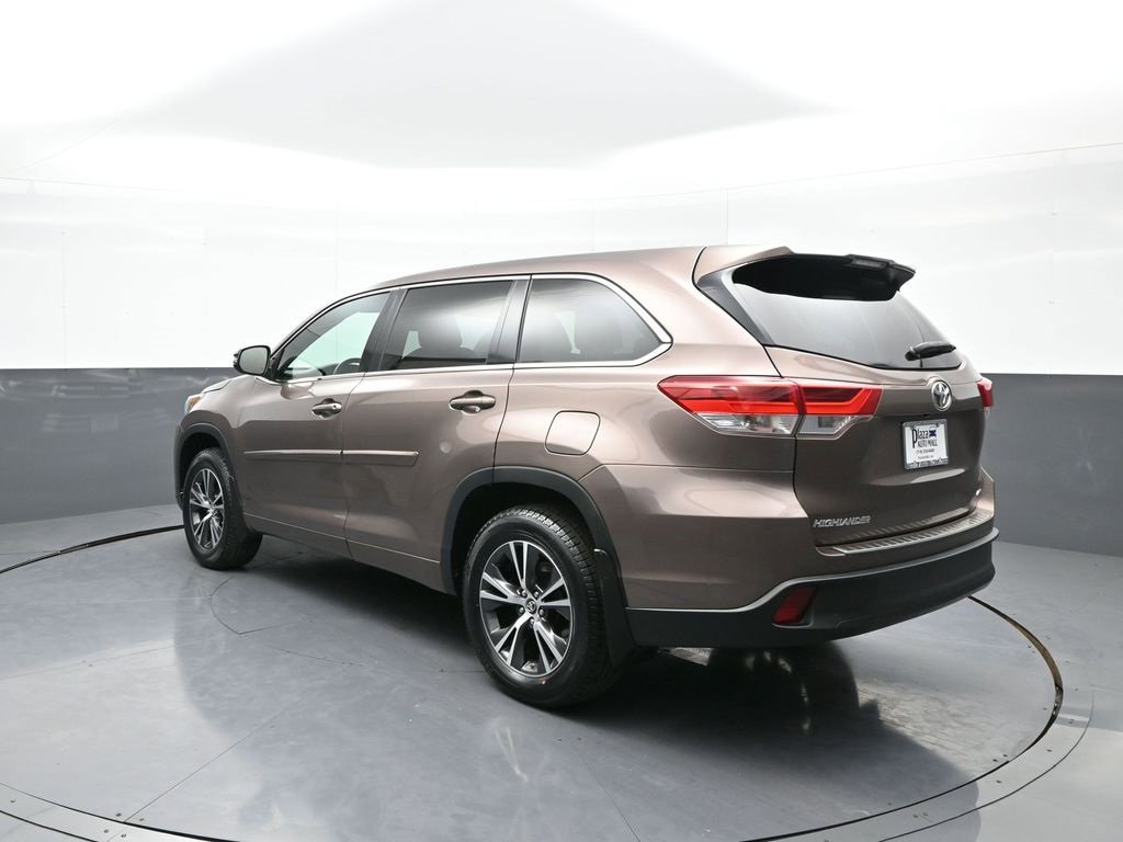 Certified 2018 Toyota Highlander LE image 8