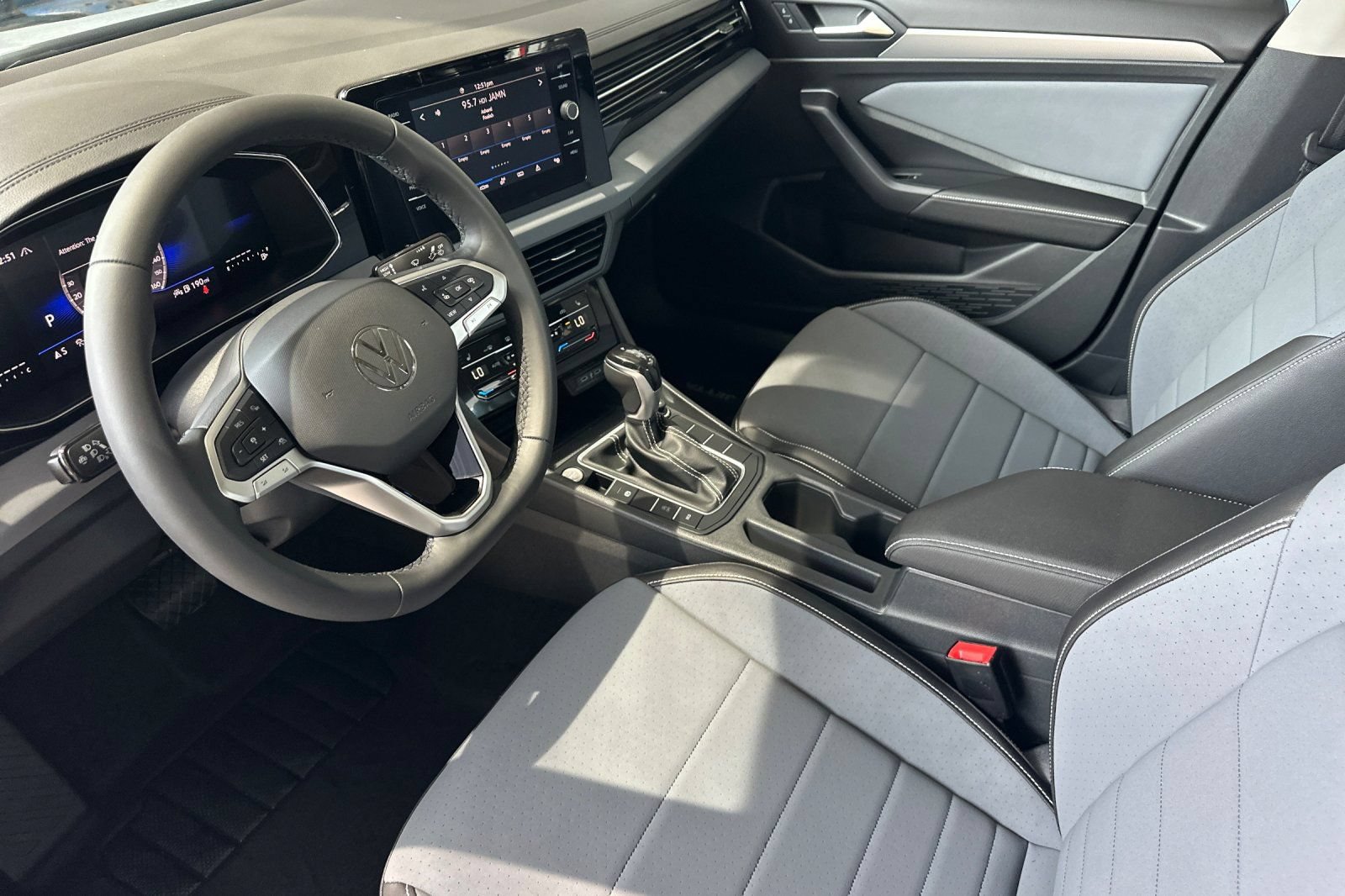 New 2026 Volkswagen Jetta SE FWD image 8