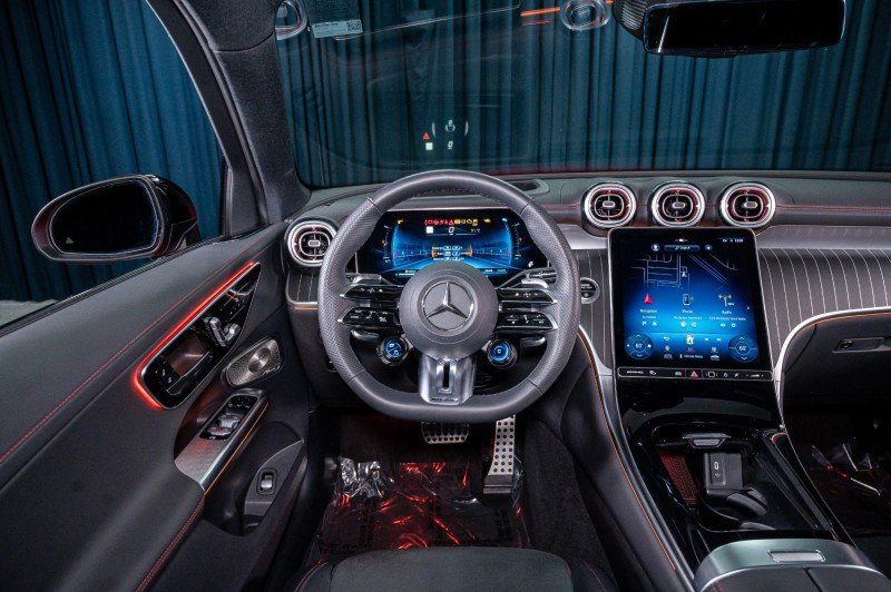 Certified 2024 Mercedes-Benz GLC 43 AMG 4MATIC image 18