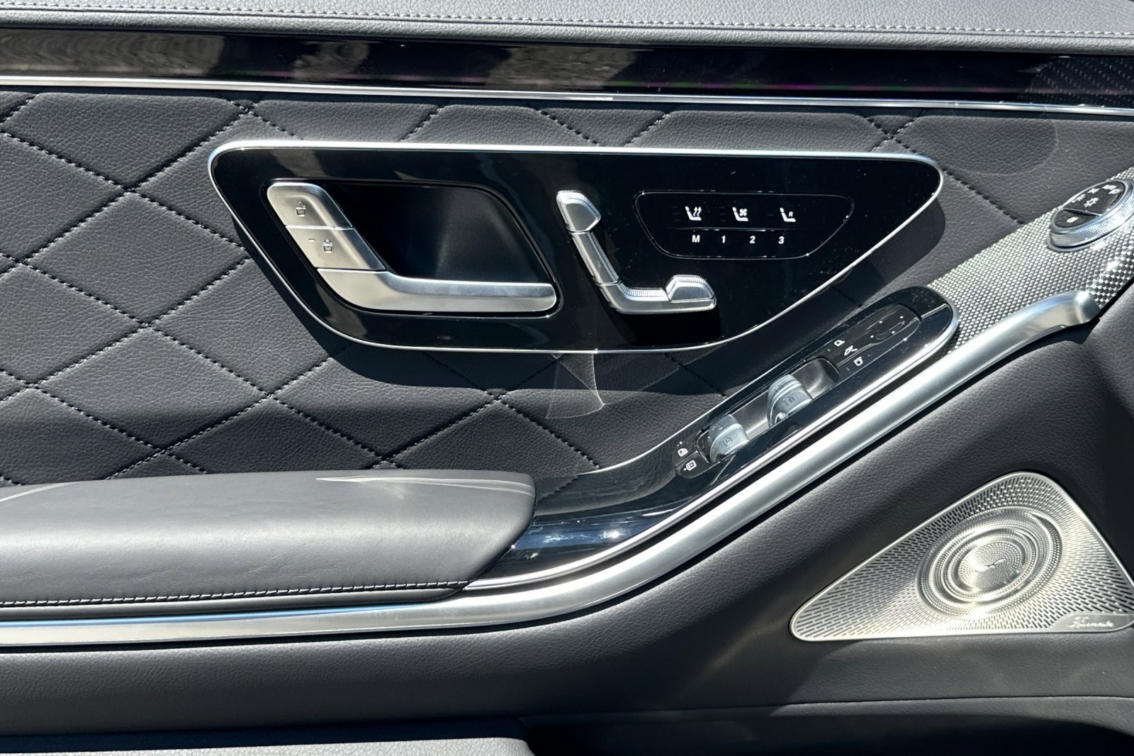 New 2025 Mercedes-Benz S 580e 4MATIC Sedan image 19