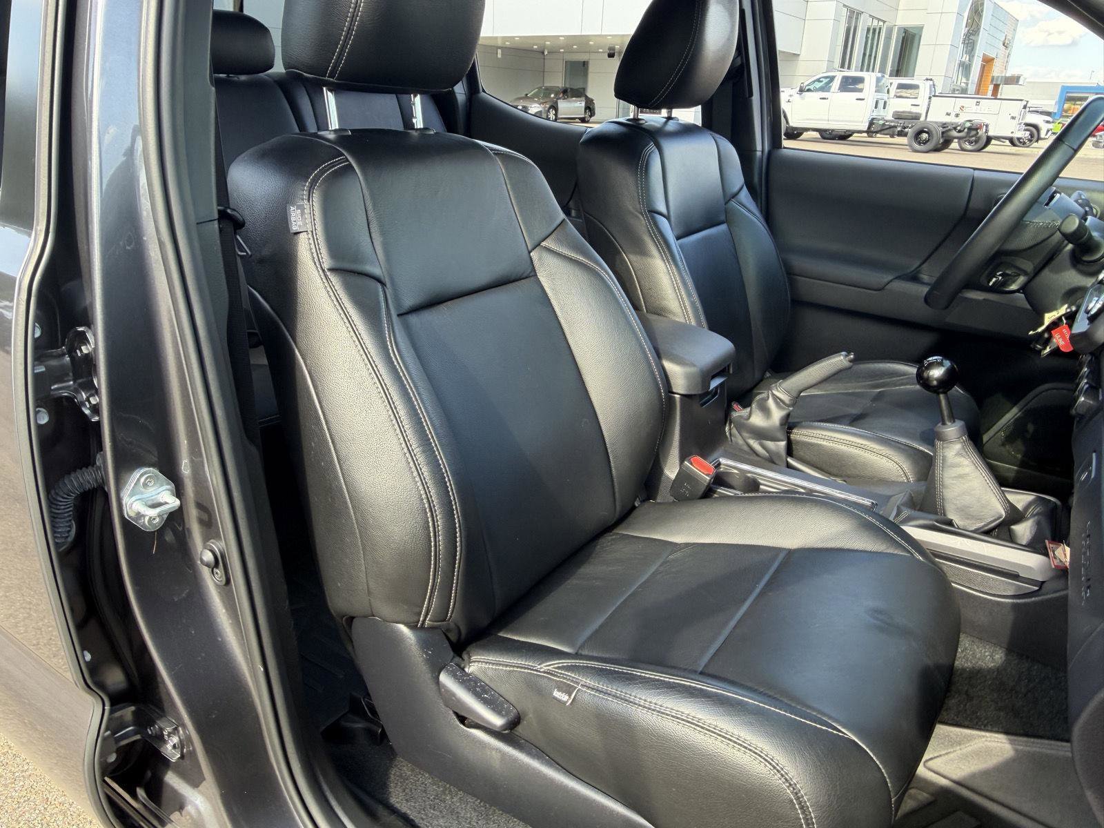 Used 2021 Toyota Tacoma TRD Sport AWD/4WD image 22