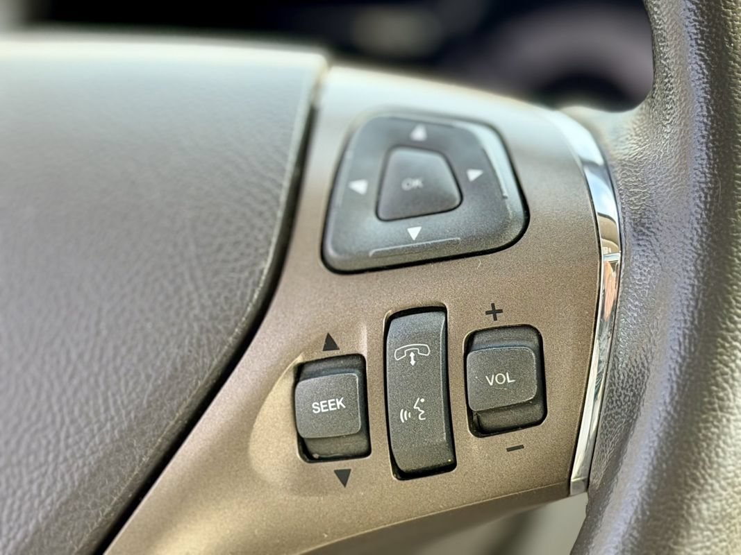 Used 2013 Lincoln MKX AWD image 18