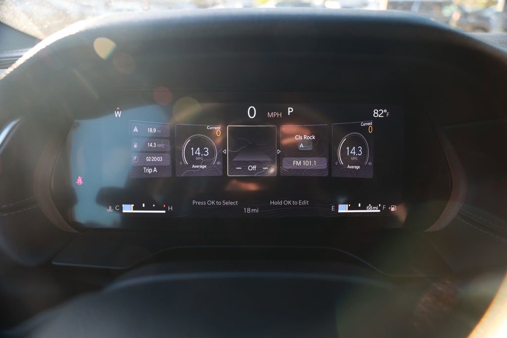 New 2025 Jeep Grand Cherokee Altitude image 16