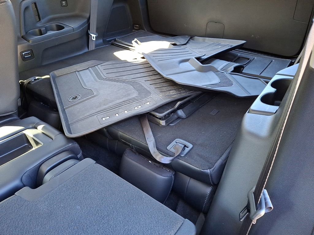 Used 2025 Honda Pilot EX-L image 12