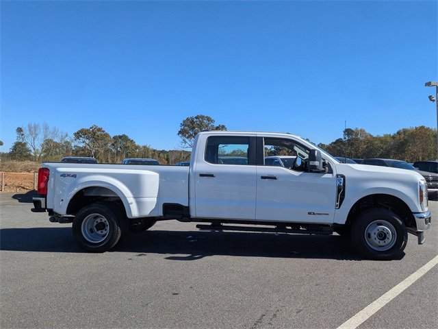New 2026 Ford F350 4x4 Crew Cab DRW Super Duty image 2