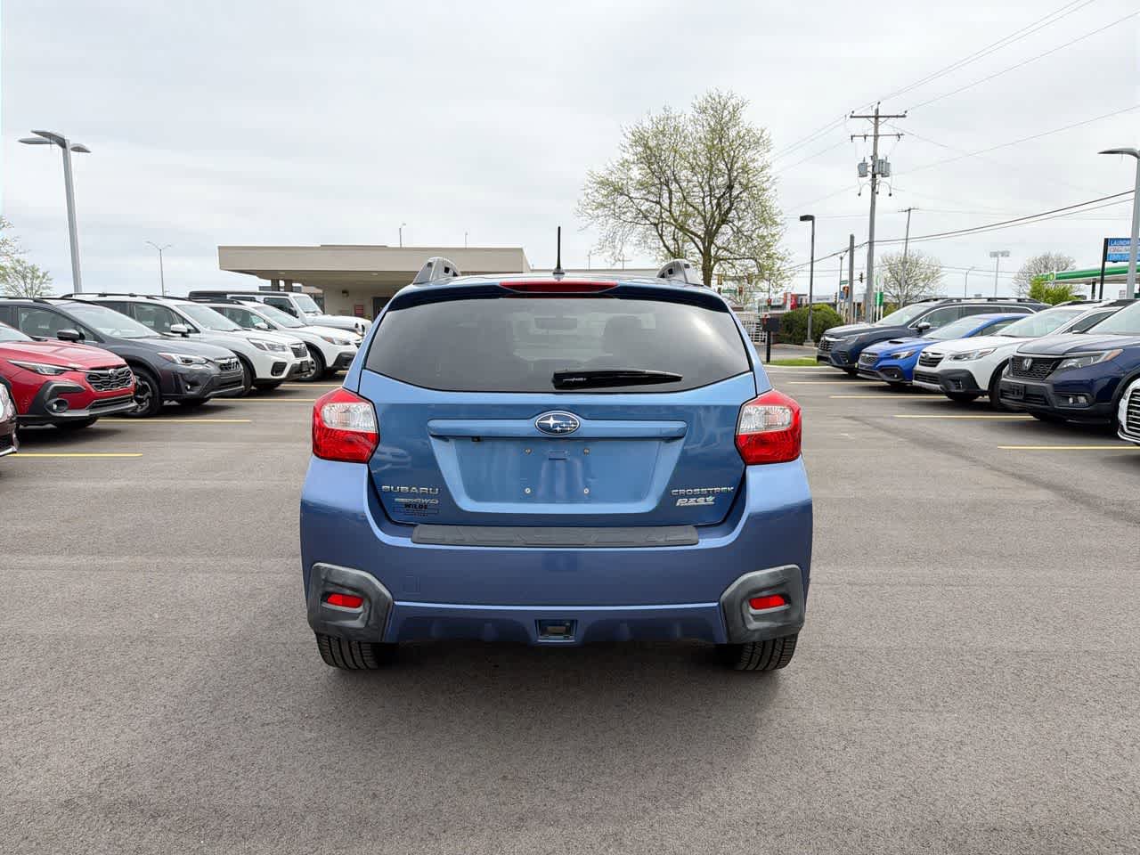 Used 2017 Subaru Crosstrek 2.0i Premium w/ Moonroof Package AWD/4WD image 12