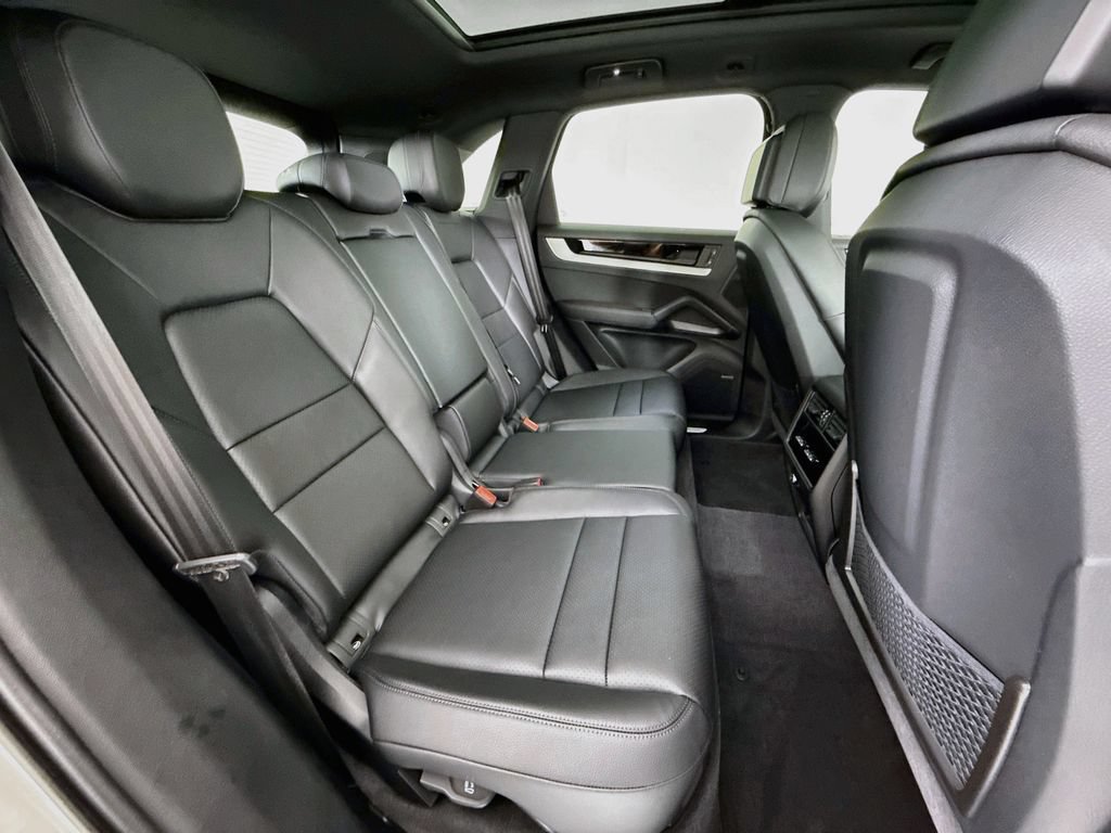 New 2026 Porsche Cayenne AWD/4WD image 29